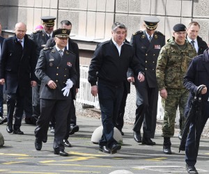 01.04.2022., Knin - Polaganje vijenaca ispred spomenika hrvatske pobjede "Oluja 95" povodom obiljezavanja 15. obljetnice ustrojavanja Gardijske mehanizirane brigade Hrvatske kopnene vojske. predsjednik RH Zoran Milanovic Photo: Hrvoje Jelavic/PIXSELL