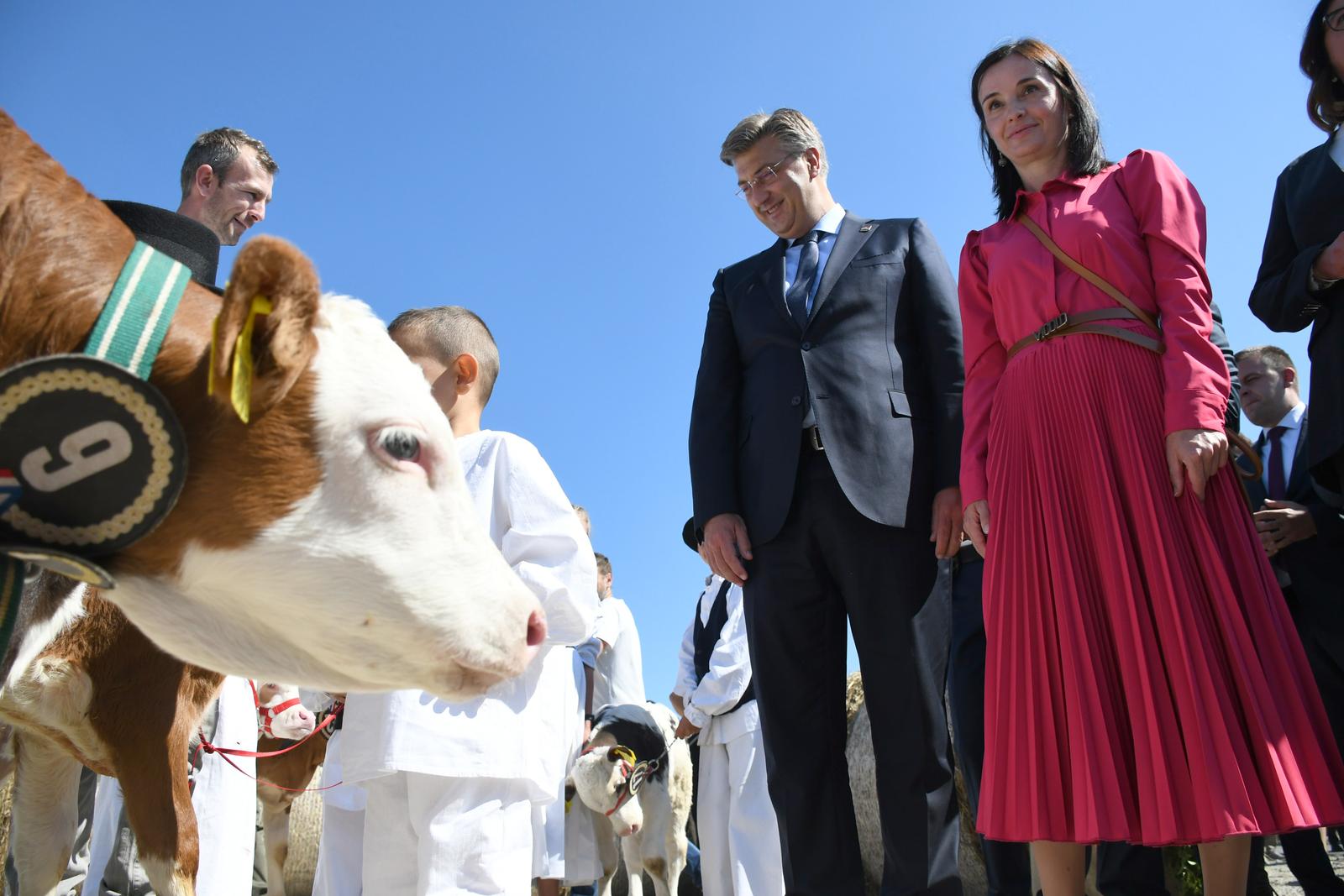 03.09.2021., Bjelovar - Svecano otvorenje 28. jesenskog medjunarodnog bjelovarskog sajma i 28. drzavne stocarske izlozbe u Gudovcu. Predsjednik Vlade Andrej Plenkovic, ministrica poljoprivrede Marija Vuckovic. Photo: Damir Spehar/PIXSELL