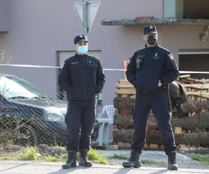 04.04.2022., Donja Bistra - U obiteljskoj kuci u Donjoj Bistri pronadjena su dva tijela, majke i dijeteta, a policija sumnja na nasilnu smrt. Photo: Tomislav Miletic/PIXSELL