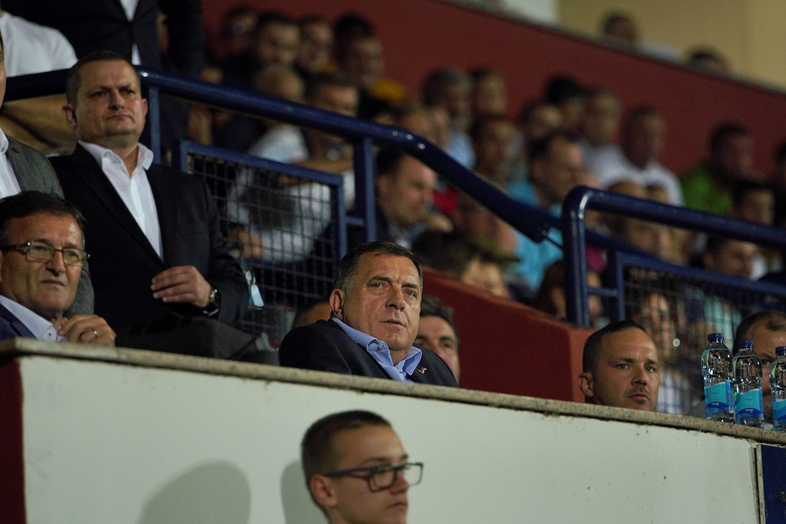 04.10.2021., Gradski stadion, Banjaluka (BiH) – Borac i Zeljeznicar su podijelili bodove u nogometnom derbiju 12. kola m:tel Premijer lige BiH rezultatom 1:1. Zeljeznicar je poveo u 33. minuti golom Petra Boje, a izjednacio je kapetan Borca Stojan Vranjes u 45 minuti prvog poluvremena. Utakmici su nazocili Vico Zeljkovic, predsjednik Nogometnog saveza BiH, kao i Milorad Dodik, srpski clan Predsjednistva BiH.
 Photo: Dejan Rakita/PIXSELL