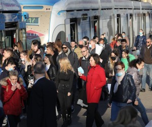 06.04.2022., Zagreb - Prema nesluzbenim najavama Krizni stozer bi od Uskrsa trebao ukinuti vecinu mjera za suzbijanje pandemije koronavirusa. Covid potvrde ostale bi samo za medicinske i ustanove socijalne skrbi, ukida se testiranje ucenika, ugostitelji bi mogli raditi punim kapacitetom, a na vecini mjesta, osim javnog prijevoza i trgovina, maske bi bile samo preporuka.
 Photo: Patrik Macek/PIXSELL