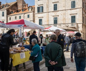 08.04.2022., Stara gradska jezgra, Dubrovnik - Sad se sa sigurnoscu moze reci da je sezona u Dubrovniku pocela. Svi objekti rade i svakim danom grad je sve puniji. Photo: Grgo Jelavic/PIXSELL
