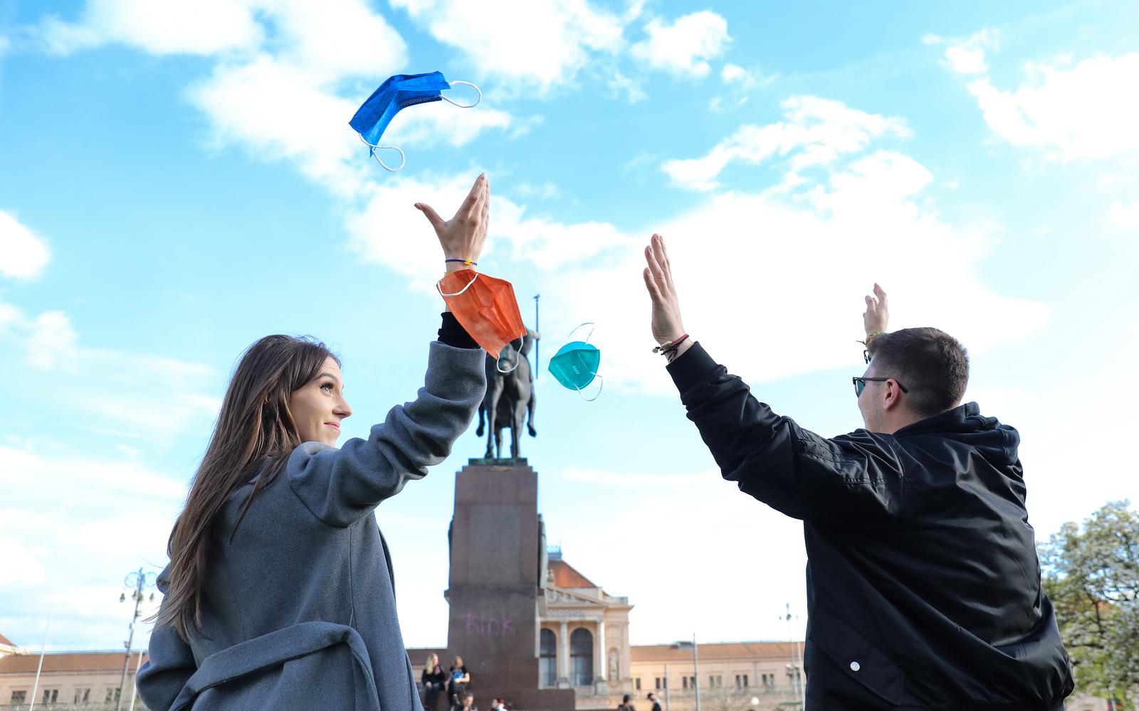 08.04.2022., Zagreb - Od sutra u ponoc primjenjuju se nove mjere te covid potvrde i maske za sada odlaze u povijest. Photo: Emica Elvedji/PIXSELL