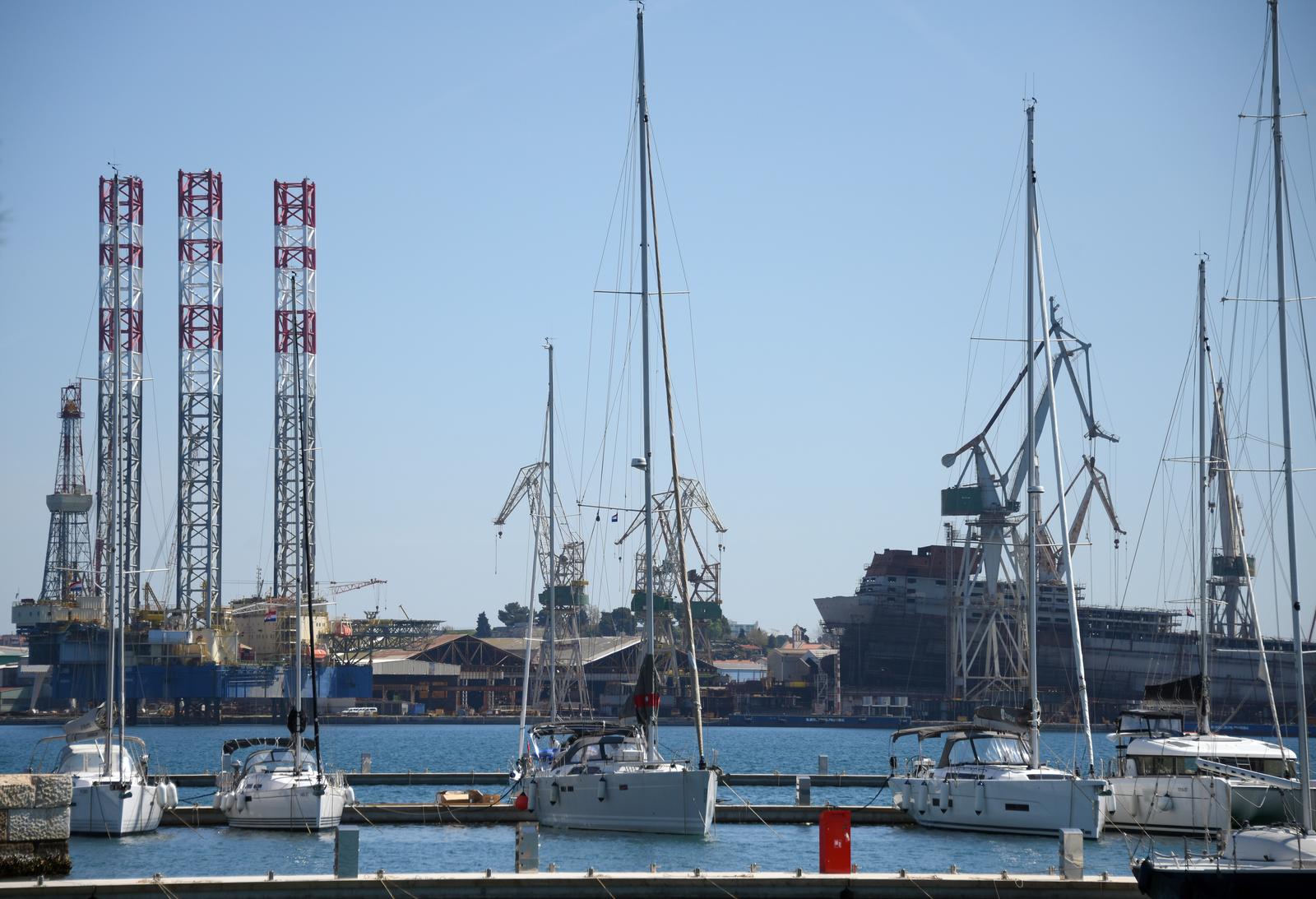 12.04.2022., Pula - Kontroverzni poduzetnik Danko Koncar, u Puli otvorio svoju marinu. Marina Polesana, kako joj je ime, smjestena je u dotad devastiranoj bivsoj vojnoj zoni, a koja je dio buduceg projekta Brijuni Rivijera. Photo: Sasa Miljevic/PIXSELL