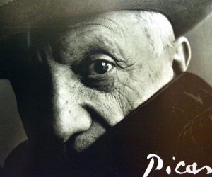 13.04.2018., Djurdjevac, Gradski muzej - U Gradskom muzeju svecano je otvorena izlozba jednog od najvecih svjetskih umjetnika 20. stoljeca Pabla Picassa. Izlozba je vrijedna pet milijuna kuna, a osim Picassovih grafika izlozeni su i radovi svjetski poznatih umjetnika Andyja Warhola, Antonija Tàpiesa, Henryja Moorea, Victora Vasarelya, Eduarda Paolozzia i drugih. Slike su u vlasnistvu privatnog kolekcionara Richarda H. Mayera, a obzirom na veliki interes javnosti za bogato i raznovrsno stvaralastvo jednog od najvecih svjetskih slikara, ocekuje se da ce izlozba, koja ce biti otvorena do kraja rujna, zabiljeziti i rekordan broj posjetitelja. Photo: Damir Spehar/PIXSELL