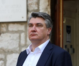 13.04.2022., Rijeka - Predsjednik Republike Hrvatske Zoran Milanovic daje izjave nakon sastanka u rektoratu Sveucilista u Rijeci. Photo: Goran Kovacic/PIXSELL