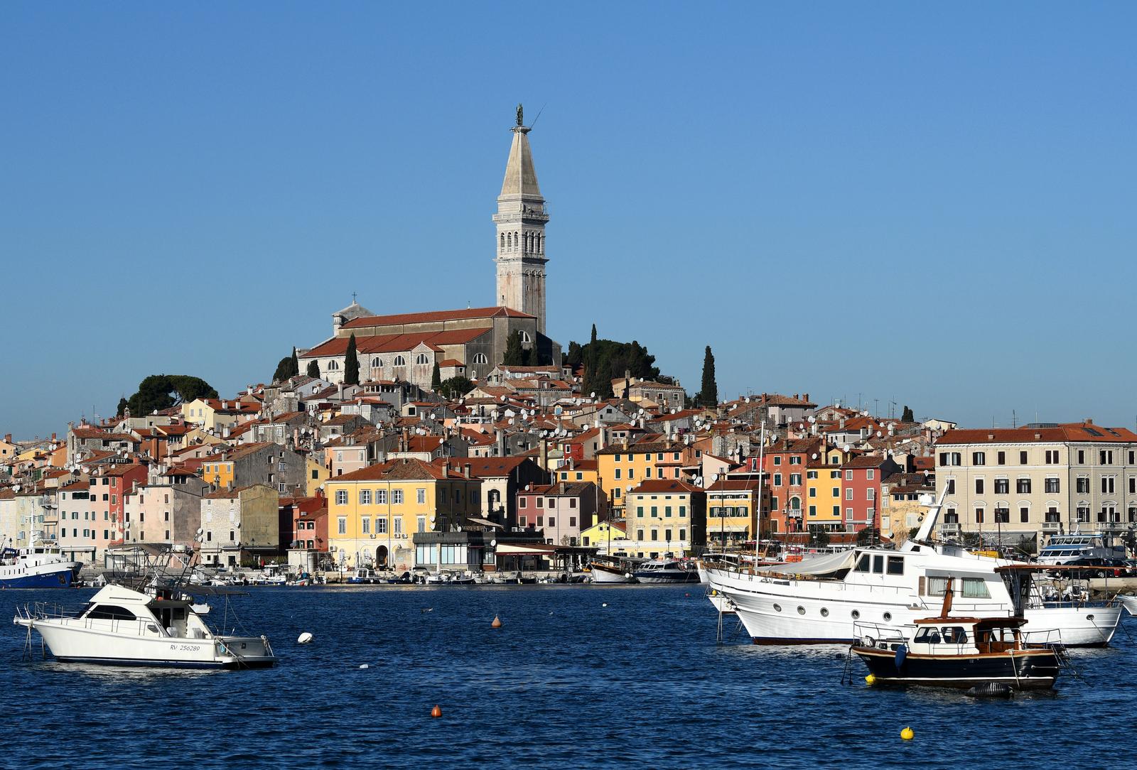 14.01.2022., Rovinj - Zivot u Rovinj u zimskim mjesecima. Photo: Marko Lukunic/PIXSELL