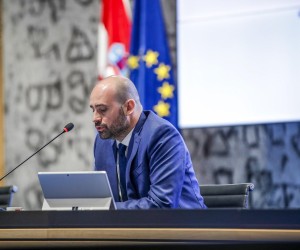 14.04.2022., Zagreb - Ministar prostornoga uredjenja, graditeljstva i drzavne imovine Ivan Paladina predstavio je na konferenciji za medije, odrzanoj u Nacionalnoj i sveucilisnoj knjiznici, plan ubrzanja obnove nakon potresa. Photo: Slavko Midzor/PIXSELL