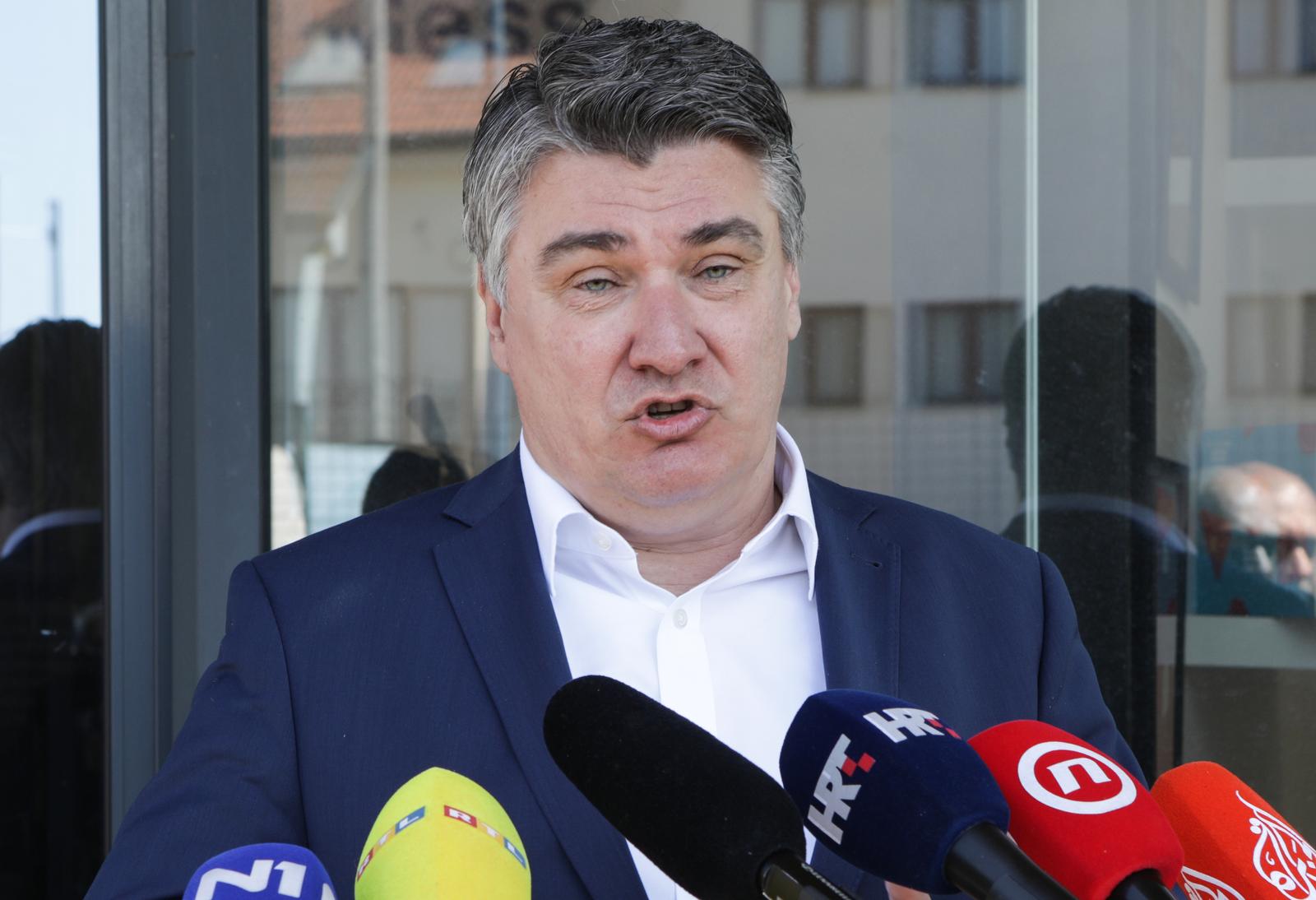 14.04.2022., Zagreb - Predsjednik Republike Zoran Milanovic posjetio domaci start-up za STEM edukaciju "CircuitMess" d.o.o.,  tvrtku koja se bavi proizvodnjom elektronickih uredjaja za siroku potrosnju. Nakon posjeta, predsjednik Zoran Milanovic dao izjavu za medije.   Photo: Robert Anic/PIXSELL