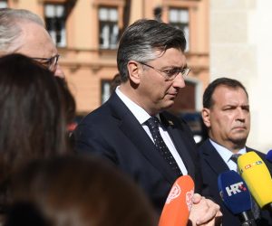 15.03.2020., Zagreb - Izjave nakon sastanka Kriznog stozera. Andrej Plenkovic, Vili Beros. rPhoto: Marko Lukunic/PIXSELL