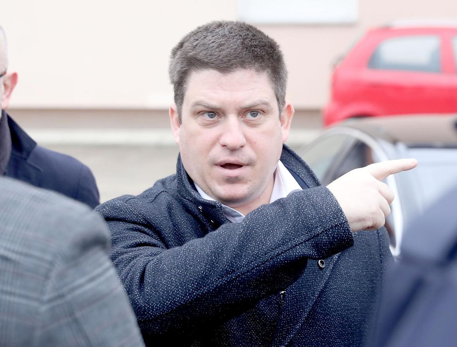 16.12.2021., Zagreb - Ministar mora, prometa i infrastrukture 
 Oleg Butkovic u obisao je danas radove na zeljezničkom stajalistu Sesvetska Sopnica. Cijela investicija iznosit ce oko 20 milijuna kuna, a novac je u cijelosti osiguralo Ministarstvo mora, prometa i infrastrukture Republike Hrvatske.
 Photo: Patrik Macek/PIXSELL