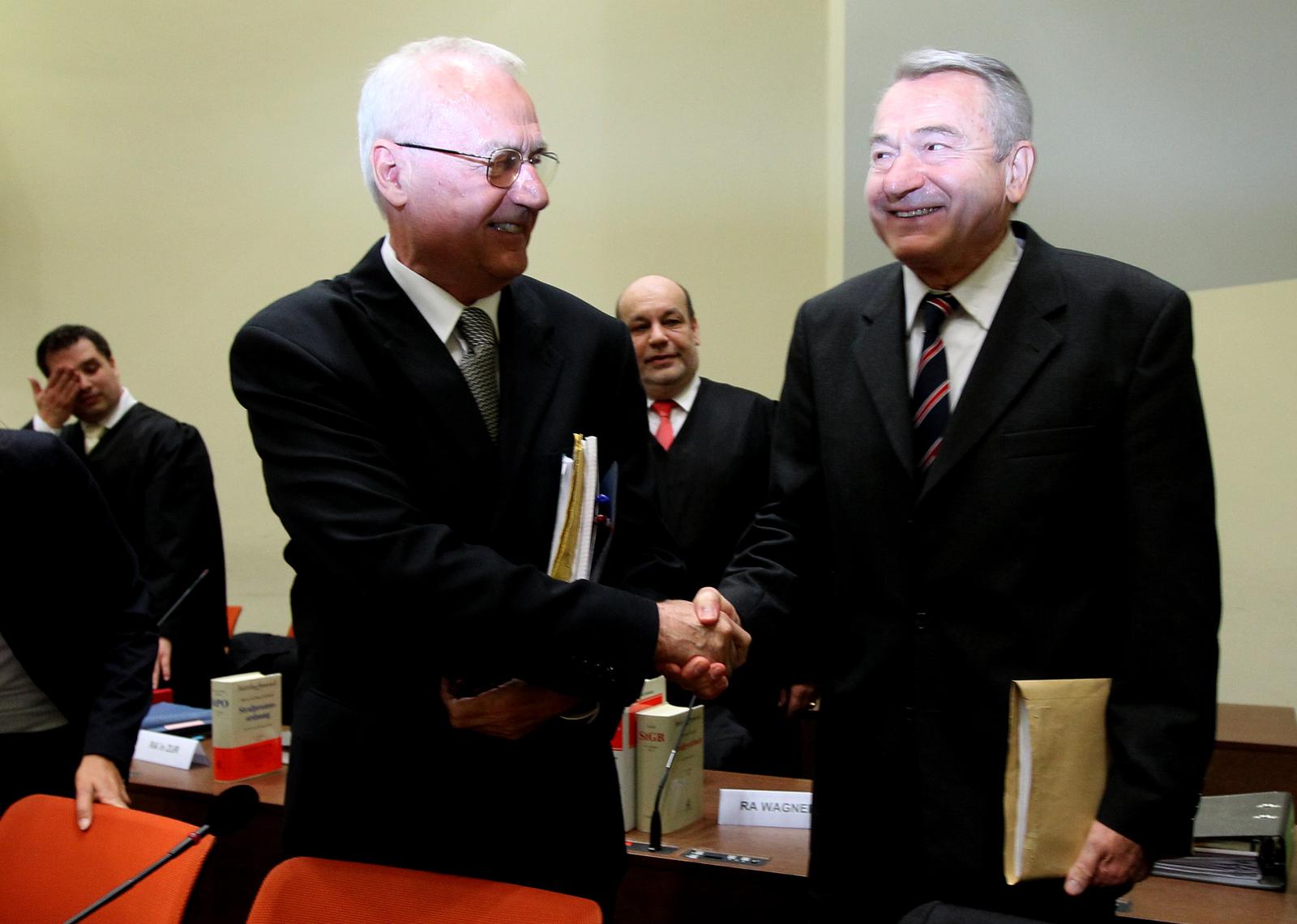 17.10.2014., Muenchen, Njemacka - Pocetak sudjenja Josipu Perkovicu i Zdravku Mustacu za ubojstvo Stjepana Djurekovica 1982. u Njemackoj. rPhoto: Boris Scitar/Vecernji list/PIXSELL