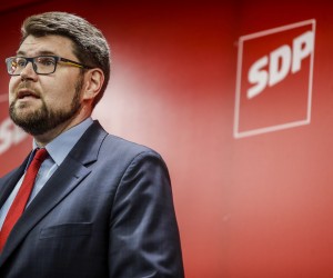19.02.2022., Zagreb - Povodom medijskih napisa o navodnom uhicenju ministra Horvata, istrage nad vise ministara, jednim drzavnim tajnikom i ravnateljicom uprave, te jednim bivsim ministrom, predsjednik SDP-a Pedja Grbin dao je izjavu za medije.  Photo: Slavko Midzor/PIXSELL