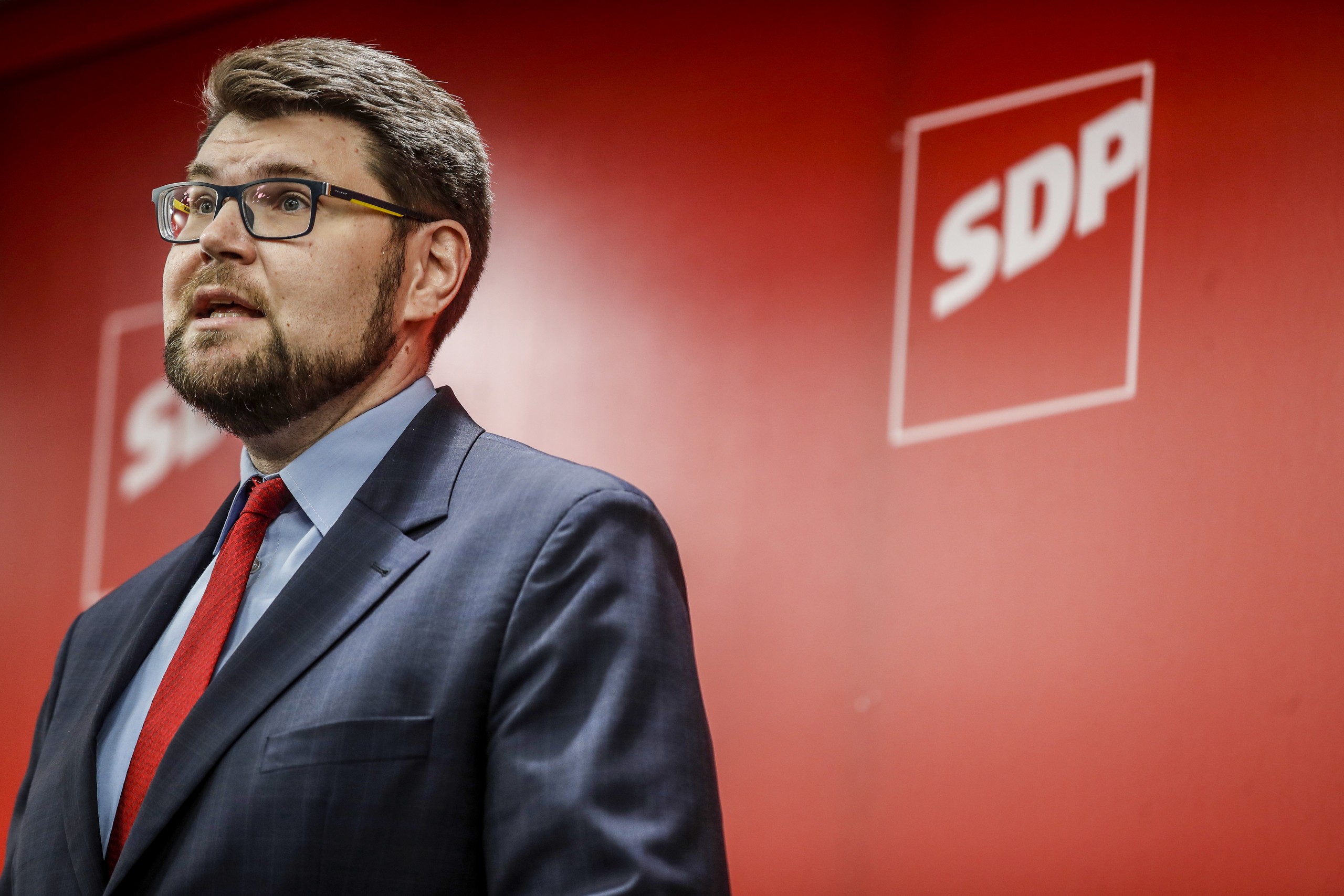 19.02.2022., Zagreb - Povodom medijskih napisa o navodnom uhicenju ministra Horvata, istrage nad vise ministara, jednim drzavnim tajnikom i ravnateljicom uprave, te jednim bivsim ministrom, predsjednik SDP-a Pedja Grbin dao je izjavu za medije.  Photo: Slavko Midzor/PIXSELL