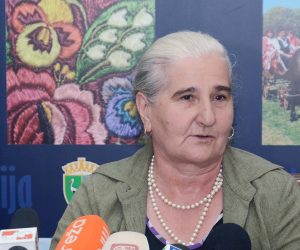 20.06.2014., Sisak - Zamjenik zupanice Zdenko Vahovec povodom programa obiljezavanja genocida u Srebrenici koji organizira Vijece bosnjacke naionalne manjine Sisacko-moslavacke zupanije ugostio je clanice Udruge Majke Srebrenice predvodjene predsjednicom Munirom Subasic.  rPhoto:Nikola Cutuk/PIXSELL