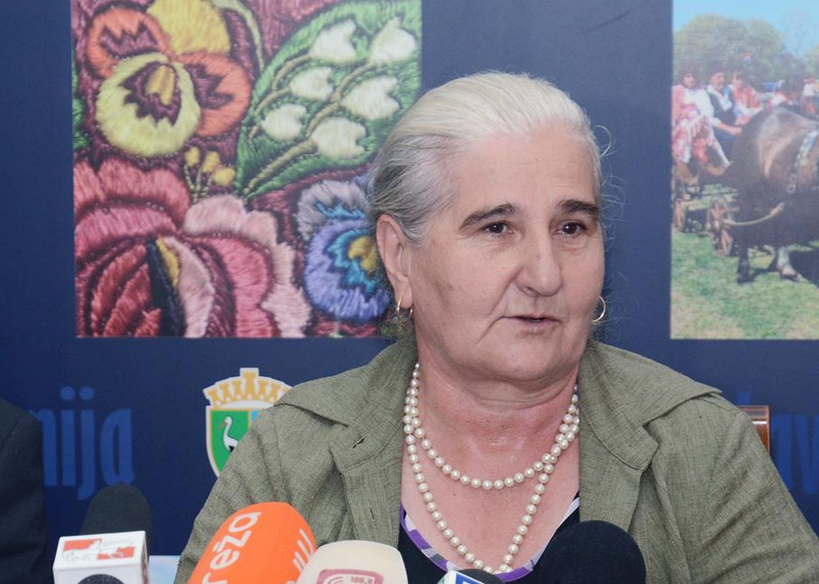 20.06.2014., Sisak - Zamjenik zupanice Zdenko Vahovec povodom programa obiljezavanja genocida u Srebrenici koji organizira Vijece bosnjacke naionalne manjine Sisacko-moslavacke zupanije ugostio je clanice Udruge Majke Srebrenice predvodjene predsjednicom Munirom Subasic.  rPhoto:Nikola Cutuk/PIXSELL