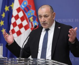 22.02.2022., Zagreb - U Banskim dvorima, nakon kolacijskog sastanka partnera u Vladi, izjavu za medije dao je potpredsjednik Vlade i ministar branitelja Tomo Medved. Photo: Tomislav Miletic/PIXSELL