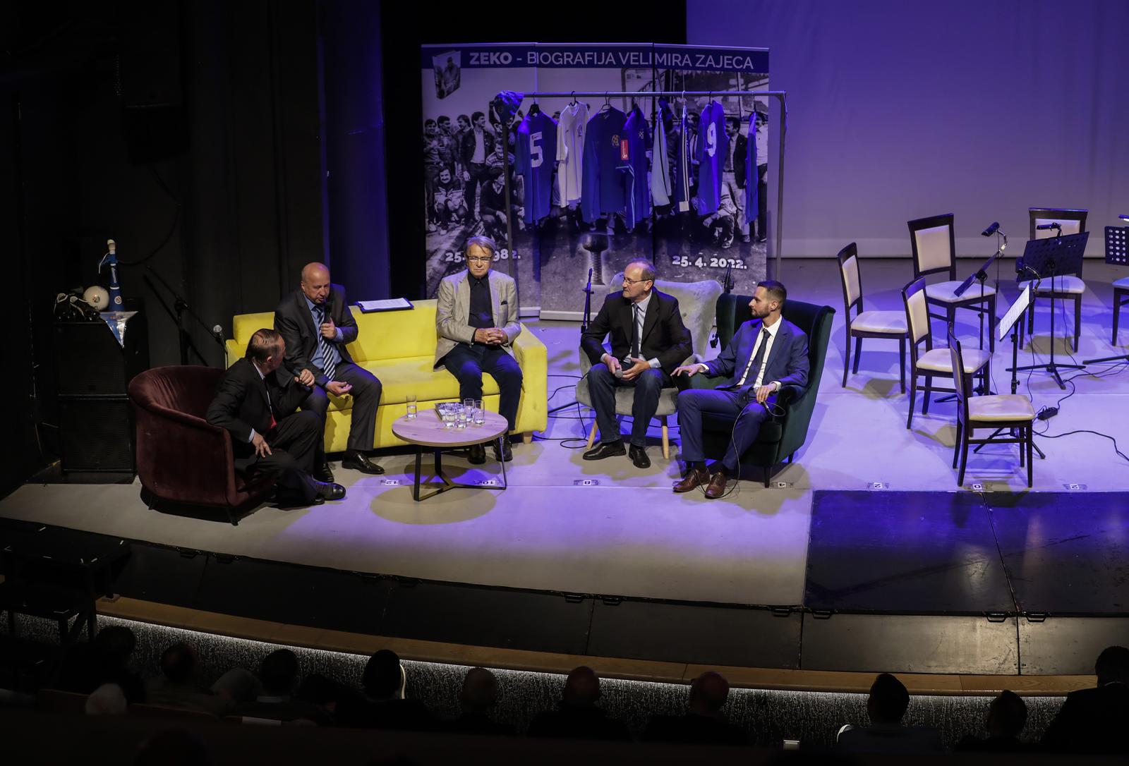 25.04.2022,Zagreb - Svecana promocija knjige “Zeko - biografija Velimira Zajeca” odrzana je u kazalistu Komedija. Na promociji je o knjizi i svojoj velikoj karijeri govorio sam Velimir Zajec, autor knjige Sanjin Spanovic, te Miroslav Ciro Blazevic i Anton Samovojska.
Photo: Jurica Galoic/PIXSELL Photo: Jurica Galoic/PIXSELL
