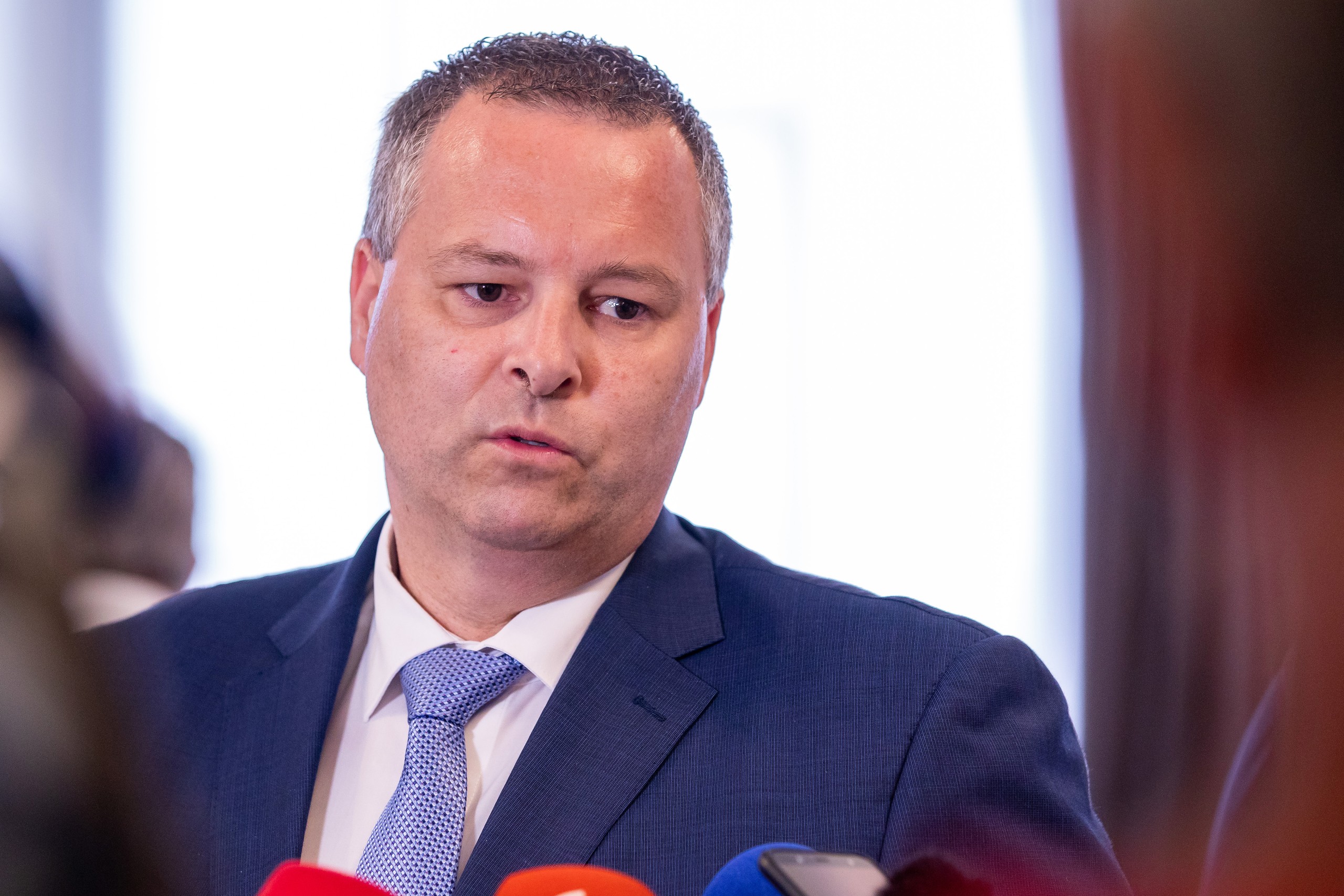 25.06.2020.., Pula - rHrvatska turisticka zajednica (HTZ) i TZ Istarske zupanije odrzan je koordinacijski sastanak na kojem je direktor HTZ-a Kristjan Stanicic predstavio promotivne aktivnosti HTZ-a u 2020. godini. Takodjer se razgovaralo o zajednickim promotivnim aktivnostima koje ce se provoditi u suradnji s turistickim zajednicama Istarske zupanije. Na fotografiji direktor HTZ-a Kristijan Stancic .rPhoto: Srecko Niketic/PIXSELL
