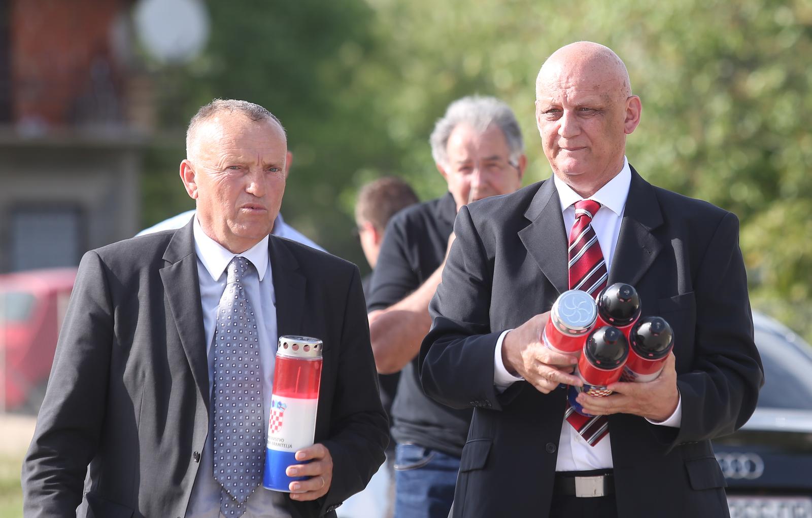 28.04.2018., Kistanje - Obiljezena godisnjica smrti ratnog ministra Gojka Suska. Ispred generalskog zbora vijenac je polozio general Ljubo Cesic Rojs a izaslanik ministra branitelja Tome Medveda general Marinko Kresic.U delegaciji i odboru obiljezavanja obljetnice bio je i Roko Antic.rrPhoto: Dusko Jaramaz/PIXSELL