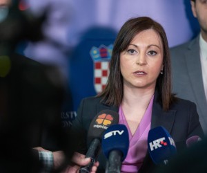 29.04.2022., Osijek - Konferencija o industrijskoj tranziciji hrvatskih regija. Konferenciji je prisustvovala ministrica regionalnoga razvoja i fondova Europske unije, Natasa Tramisak, dekan Fakulteta agrobiotehničkih znanosti Osijek, Krunoslav Zmaic, zamjenik gradonačelnika Grada Osijeka, Dragan Vulin, zamjenik zupana Osjecko-baranjske zupanije, Josip Miletic i drugi dionici iz javnog i privatnog sektora. Photo: Davor Javorovic/PIXSELL