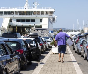 31.07.2021., Split - Vikend guzve u splitskoj trajektnoj luci. Kolone se stvaraju kada uplove trajekti te se zblokira jedina prometnica koja vodi izvan trajektne luke."nPhoto: Miroslav Lelas/PIXSELL