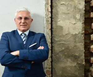 21.01.2021., Zagreb - Vladimir Čavrak, profesor na Ekonomskom fakultetu u Zagrebu. 

Photo: Saša Zinaja/NFoto