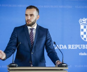 04.04.2022., Zagreb - U zgradi Nacionalne sveucilicne knjiznjice odrzana sjednica gospodarsko socijalnog vijeca. Izjave nakon sjednice, ministar rada, mirovinskoga sustava, obitelji i socijalne politike. Photo: Slavko Midzor/PIXSELL