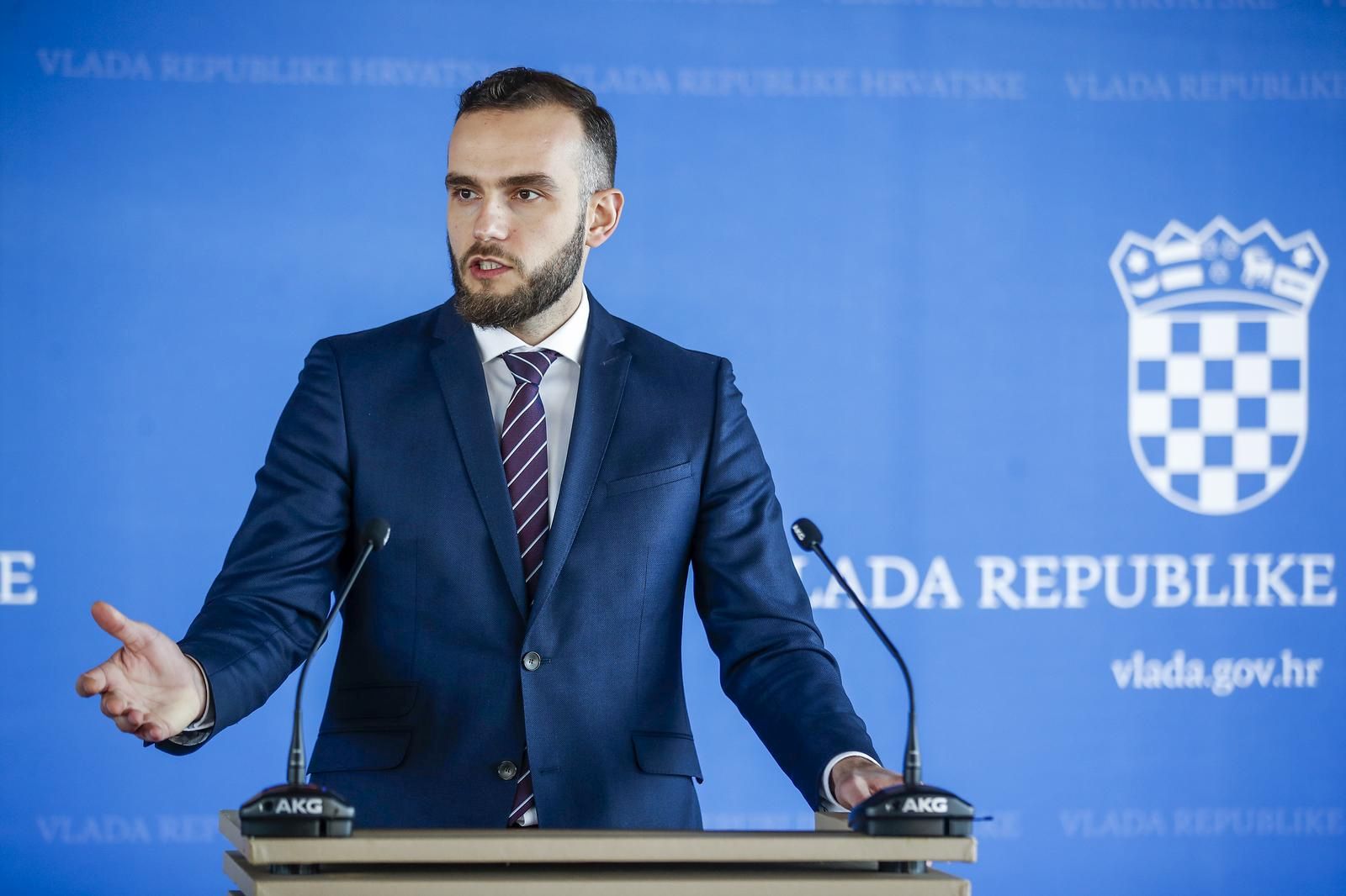 04.04.2022., Zagreb - U zgradi Nacionalne sveucilicne knjiznjice odrzana sjednica gospodarsko socijalnog vijeca. Izjave nakon sjednice, ministar rada, mirovinskoga sustava, obitelji i socijalne politike. Photo: Slavko Midzor/PIXSELL