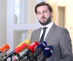 29.03.2022., Zagreb - U Banskim dvorima odrzan je redoviti sastanak vladajuce koalicije. Nakon sastanka iministar Tomislav Coric komentirao je stanje na trzistu energenata i mogucu rekonstrukciju Vlade.
  Photo: Patrik Macek/PIXSELL