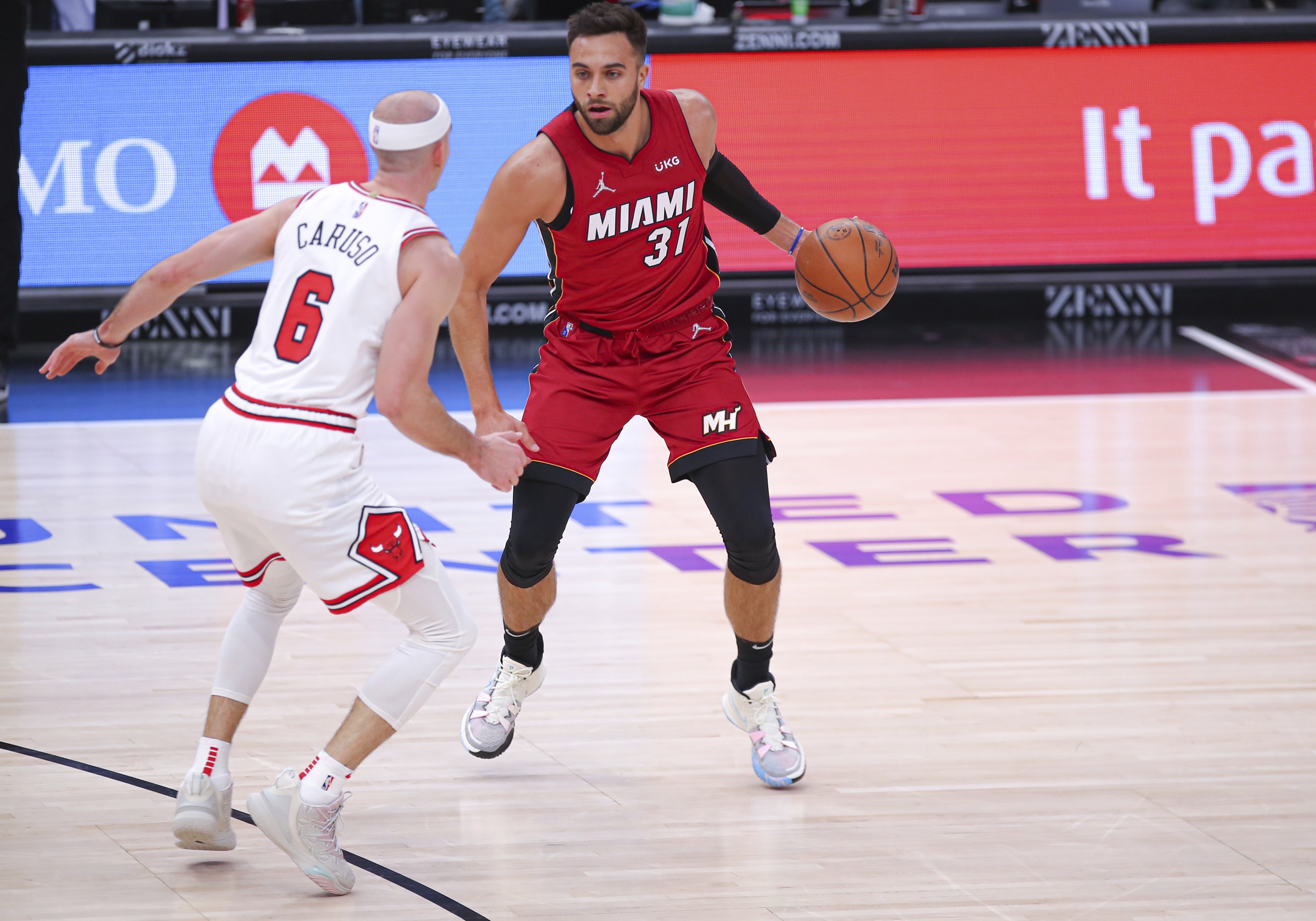 CHICAGO, IL - APRIL 02: Miami Heat guard Max Strus (31) in action during a NBA game between the Miami Heat and the Chicago Bulls on April 2, 2022 at the United Center in Chicago, IL. (Photo by Melissa Tamez/Icon Sportswire) (Icon Sportswire via AP Images)