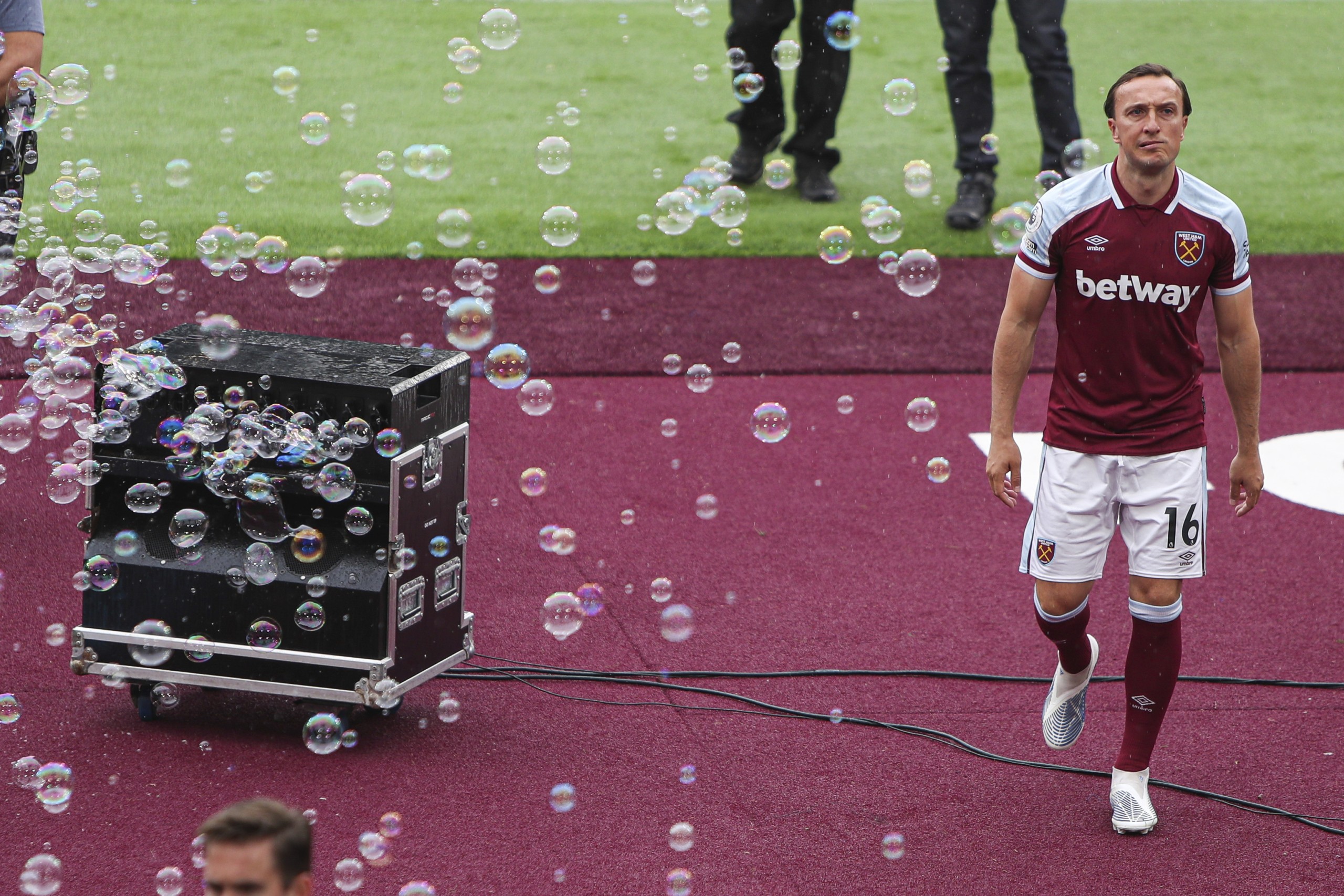 May 15, 2022, London, United Kingdom: London, England, 15th May 2022. Mark Noble of West Ham United before the Premier League match at the London Stadium, London. (Credit Image: © Kieran Cleeves/CSM via ZUMA Press Wire) (Cal Sport Media via AP Images)