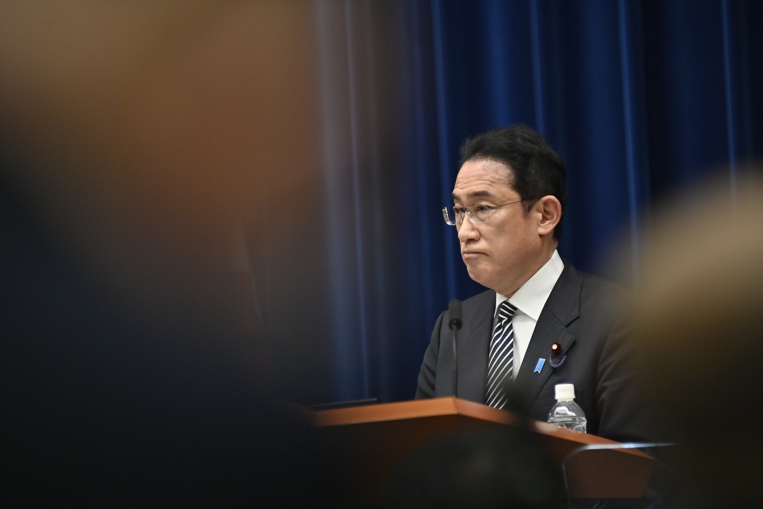 epa09909555 Japan’s Prime Minister Fumio Kishida attends a press conference in Tokyo, Japan, 26 April 2022, addressing some topics such as political and social issues facing Japan in today’s World crisis.  EPA/David Mareuil / POOL