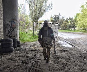 Odesa, Ukrajina, 29.4.2022.- Jedan od kontrolnih punktova Nacionalne garde Ukrajine u Odesi. 
foto HINA/ PAP / Alena Solomonova/ ua