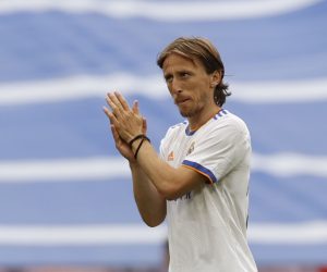 epa09918752 Real Madrid's midfielder Luka Modric is substituted during the Spanish LaLiga soccer match between Real Madrid and RCD Espanyol at Santiago Bernabeu stadium in Madrid, Spain, 30 April 2022.  EPA/MARISCAL