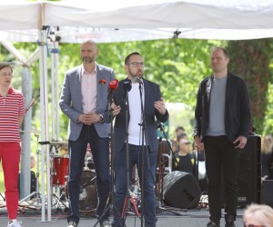 Zagreb, 01.05.2022 - Obiljeavanje Meðunarodnog praznika rada u Maksimiru uz cjelodnevni glazbeno-zabavni program i podjelu 30.000 porcija graha i 15.000 porcija trukli.  Na slici Tomislav Tomaeviæ obratio se prisutnima..foto HINA/ Daniel KASAP/ ik