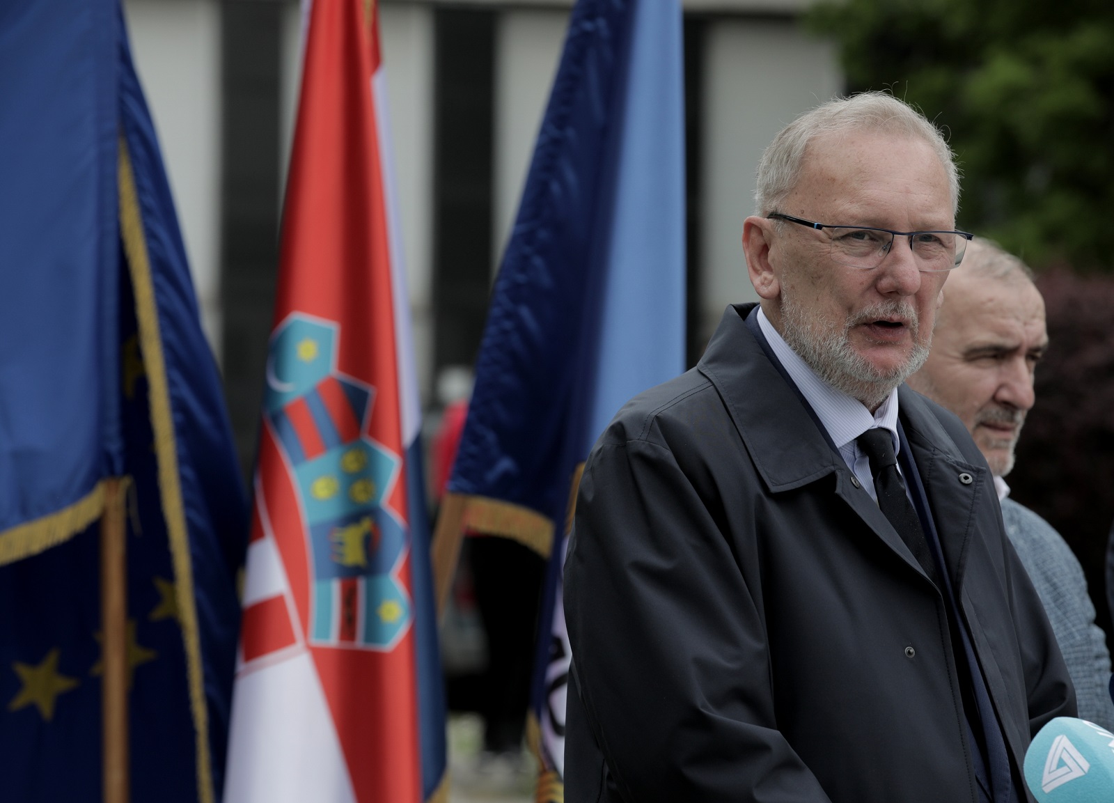 Zagreb,6.05.2022 .- Potpredsjednik Vlade i ministar unutarnjih poslova Davor Božinović nazočio je programu primopredaje policijskih motocikala. Radi se o vozilima koja su nabavljena putem Nacionalnog programa sigurnosti cestovnog prometa. U sklopu programa Davor Božinović dao je izjavu za medije i obavio zajednički obilazak službenih policijskih motocikala .foto HINA/ Tomislav Pavlek/ tp