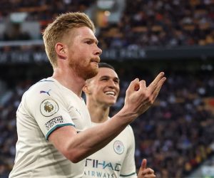 epa09940933 Kevin De Bruyne of Manchester City celebrates after scoring the 3-1 lead during the English Premier League soccer match between Wolverhampton Wanderers and Manchester City in Wolverhampton, Britain, 11 May 2022.  EPA/PAUL CURRIE EDITORIAL USE ONLY. No use with unauthorized audio, video, data, fixture lists, club/league logos or 'live' services. Online in-match use limited to 120 images, no video emulation. No use in betting, games or single club/league/player publications