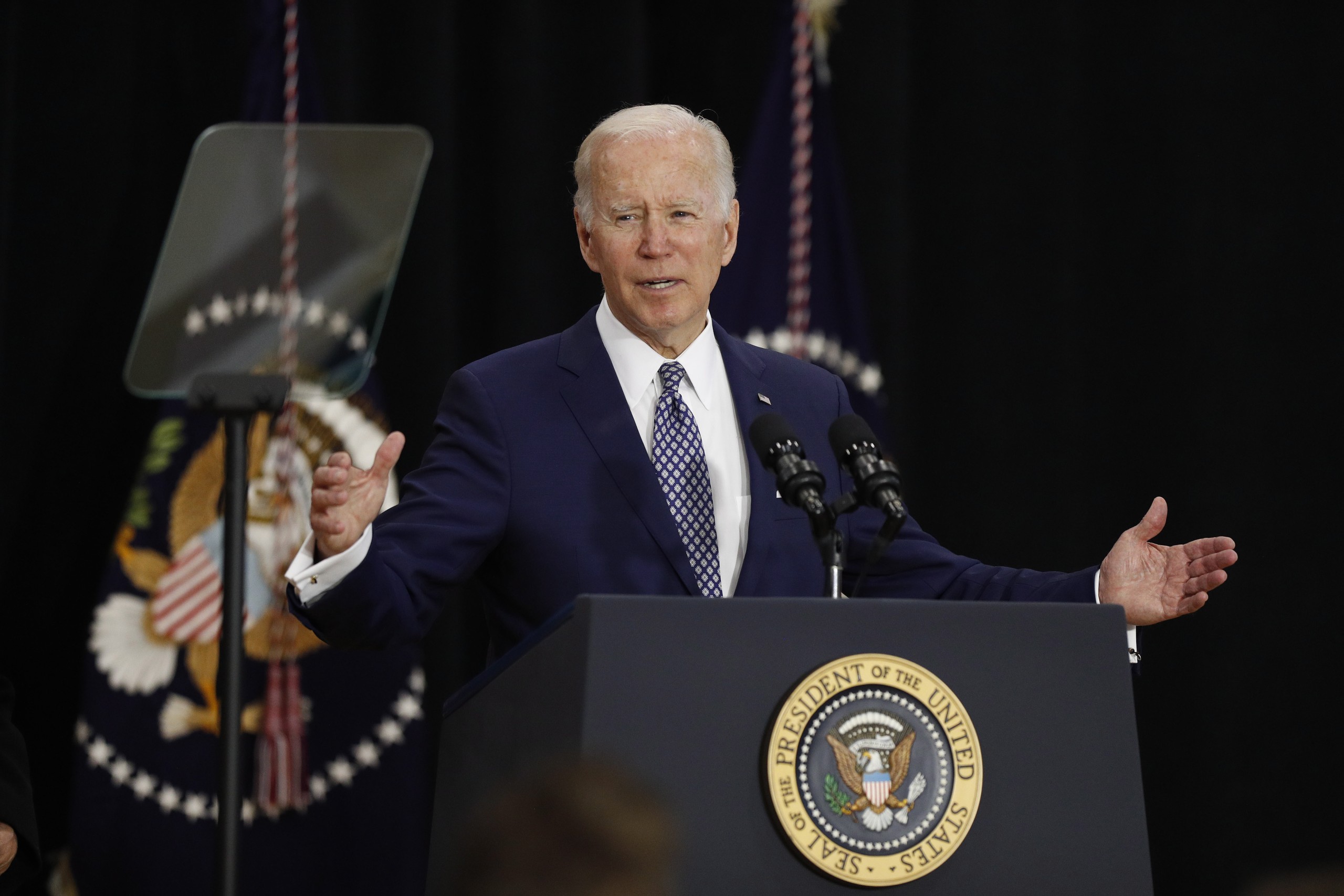 epa09953397 US President Joe Biden speaks while visiting the Delavan Grider Community Center in Buffalo, New York to grieve with the community where ten lives were lost to a mass shooting  in Buffalo, New York, USA, 17 May 2022. A gunman, who has been identified by authorities as 18-year-old Payton S. Gendron and is in police custody, reportedly opened fire at the Tops Friendly Market grocery store in Buffalo on 14 March afternoon and killed 10 people.  EPA/DAVID MAXWELL