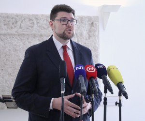Zagreb, 18.05.2022. - Hrvatski sabor, izjava za medije Peđe Grbina o rebalansu, izjavama predsjednika MIlanovića. Na fotografiji Peđa Grbin.
foto HINA/ Admir BULJUBAŠIĆ/ abu