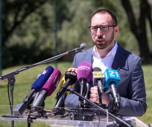 Zagreb, 19.5.2022.- 56. Međunarodna vrtna izložba Floraart 2022. otvorena je u četvrtak u parku Bundek. Na najvećem hortikulturnom događaju u ovom dijelu Europe, predstavlja se više od 160 izlagača. Na slici zagrebački gradonačelnik Tomislav Tomašević.
foto HINA/ Damir SENČAR/ ds