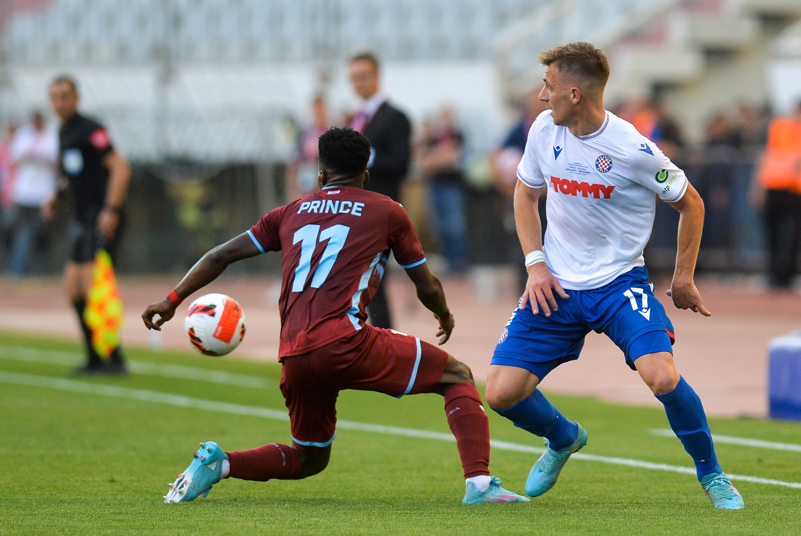 Split, 26.05.2022.- Utakmica finala Hrvatskog nogometnog kupa Hajduk - Rijeka na stadionu Poljud u Splitu. Na slici Dario Melnjak, Prince Ampem.
foto HINA/ Damir SENČAR/ ds