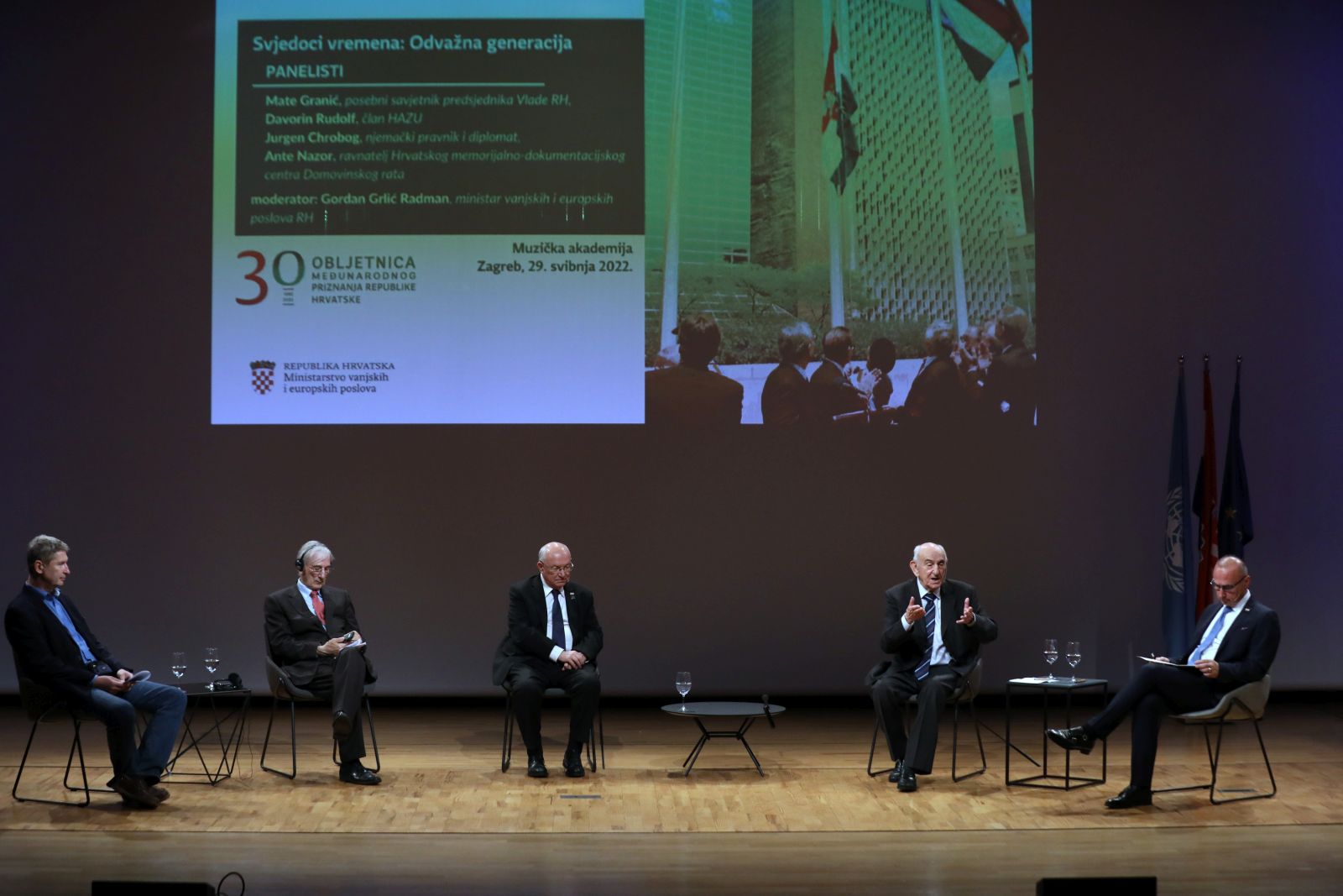 Zagreb, 29.5.2022.- Konferencija "Naslijeđe generacija – 30 godina međunarodnog priznanja Republike Hrvatske" . Na fotografiji Ante Nazor, Jurgen Chrobog, Mate Granić, Davorin Rudolf, Gordan Grlić Radman.  foto HINA/ Daniel KASAP/ dk