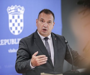 02.12.2021., Zagreb - Pod predsjedanjem premijera Andreja Plenkovica odrzana redovita sjednica Vlade RH. Nakon sjednice Vlade ministar Vili Beros dao izjavu za medije.   Photo: Robert Anic/PIXSELL
