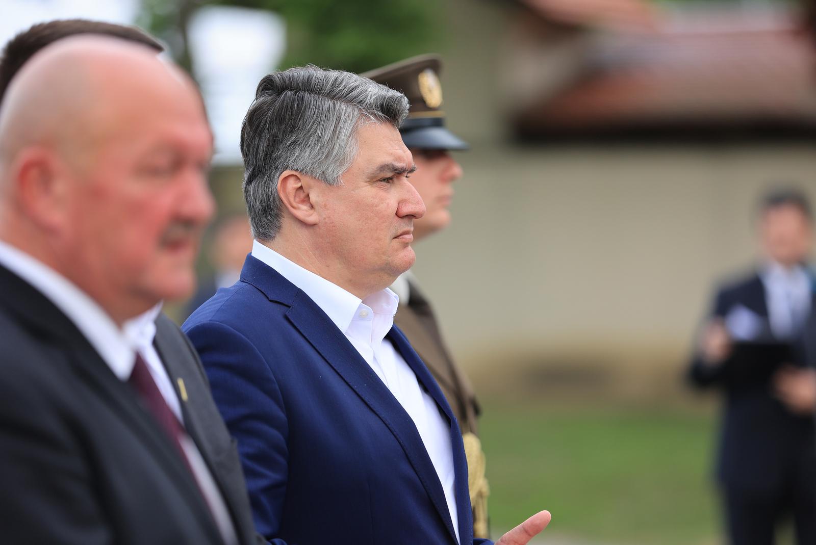 03.05.2022., Vukovar - Povodom Dana Grada Vukovara Predsjednik Republike i vrhovni zapovjednik Oruzanih snaga Republike Hrvatske Zoran Milanovic urucio je odlikovanja braniteljima Vukovara na svecanosti u amfiteatru Vukovarskog vodotornja. Odluke o dodjeli odlikovanja braniteljima Vukovara Predsjednik Republike donio je povodom obiljezavanja 30. obljetnice 204. brigade HV-a i 30. obljetnice Bitke za Vukovar.
 Photo: Davor Javorovic/PIXSELL