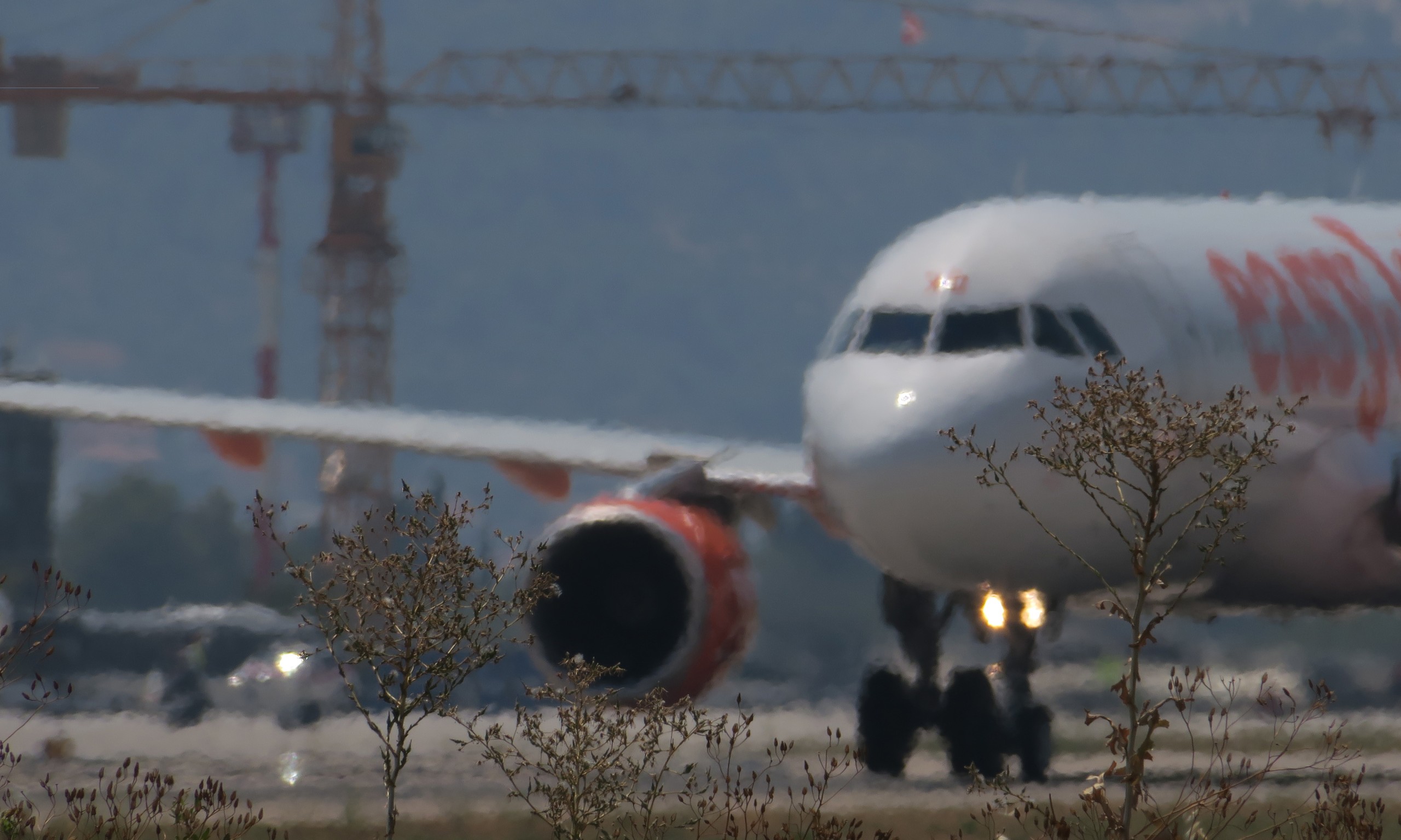 03.08.2017., Kastela - Pista Zracne luke Split u Resniku rusi sve rekorde po broju putnika i temperaturi koja je ove godine iznosila rekordnih 42,3 Celzijeva stupnja."nPhoto: Ivo Cagalj/PIXSELL