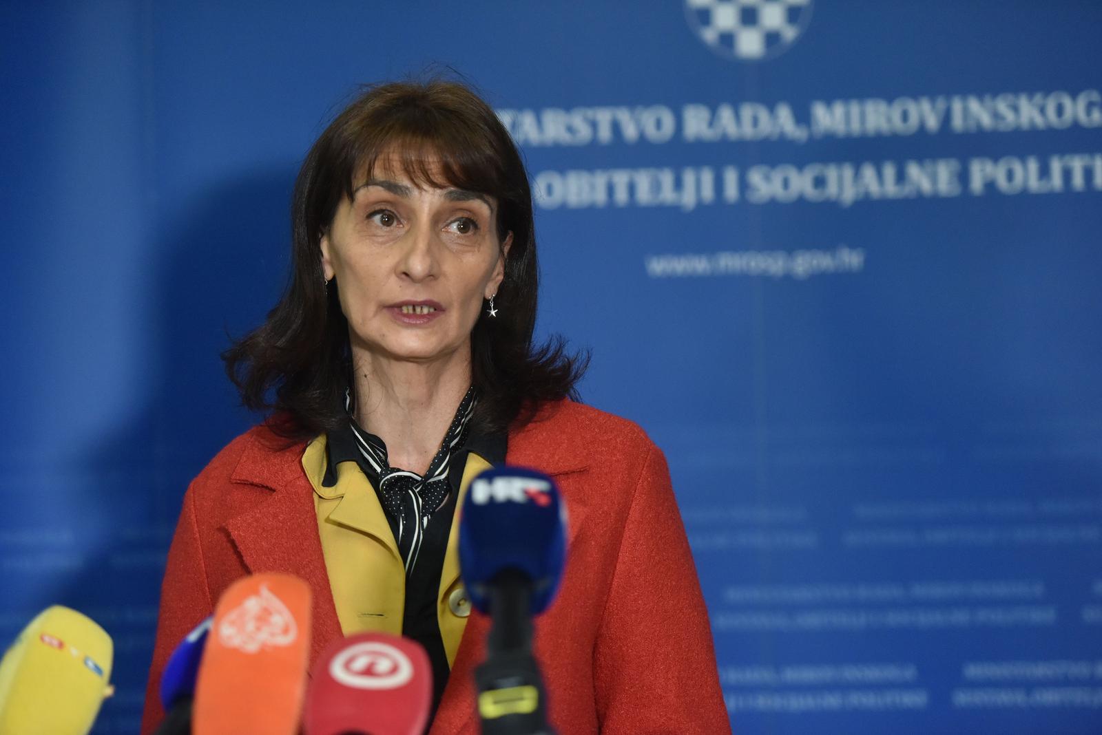 06.04.2021., Zagreb - Predsjednica Hrvatske psiholoske komore Andreja Bogdan dala je izjavu medijima nakon sastanka u Ministarstvu rada i mirovinskoga sustava, obitelji i socijalne politike. Photo: Davorin Visnjic/PIXSELL