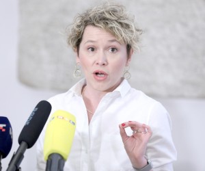 06.05.2022., Zagreb - Na konferenciji za medije odrzanoj u Saboru zastupnice Sandra Bencic i Ivana Kekin komentirale su pravo na pobacaj i druge aktualnosti.  Photo: Patrik Macek/PIXSELL