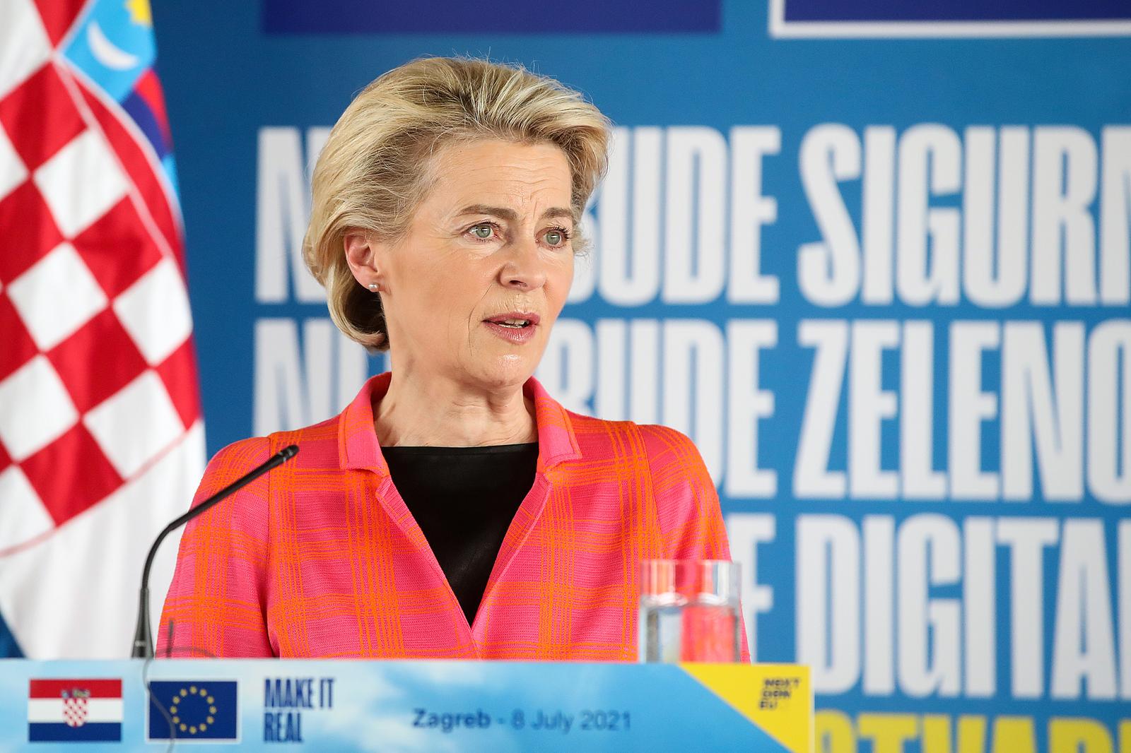 8.7.2021., Zagreb - Predsjednica Europske komisije Ursula von der Leyen u posjetu Hrvatskoj. Izjave za medije predsjednika Vlade Andreja Plenkovica i predsjednice Europske komisije Ursule von der Leyen. Predsjednica Europske komisije urucila je predsjedniku Vlade Andreju Plenkovicu pozitivnu ocjenu o Nacionalnom planu oporavka i otpornosti za Republiku Hrvatsku. rPhoto: Goran Stanzl/PIXSELL