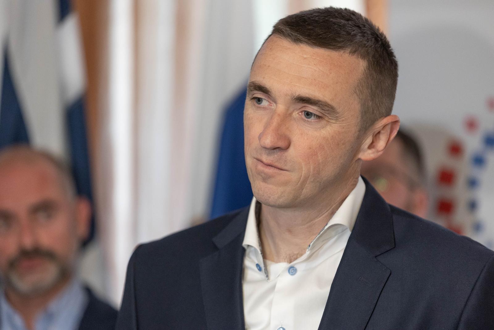 09.05.2022., Osijek - Predsjednik stranke Domovinski pokret sa suradnicima odrzao konferenciju za medije   Photo: Davor Javorovic/PIXSELL